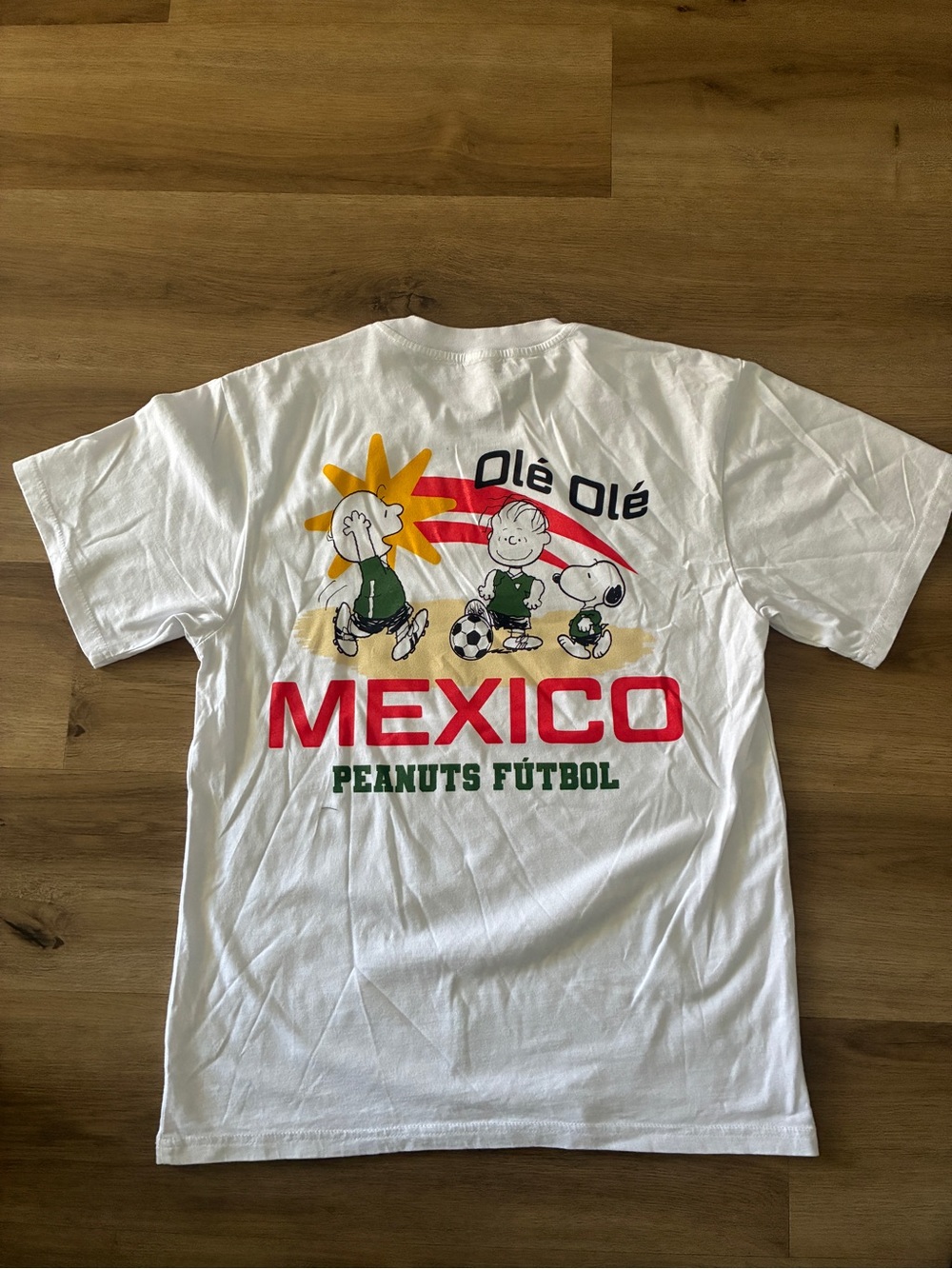 Peanuts Mexico Fútbol Snoopy Charlie Brown Rare Graphic T-Shirt, Unisex- NWOT